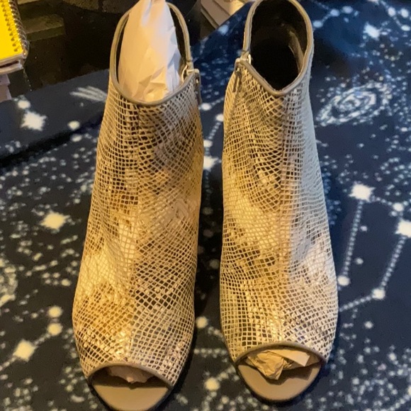 Naughty Monkey Kuda Multi Color Snake Print Leather Wedge Bootie Size 9.5, NIB - Picture 4 of 16